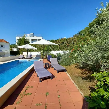 Sebelja Apartament *