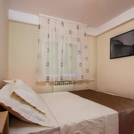 Sebelja Apartament *